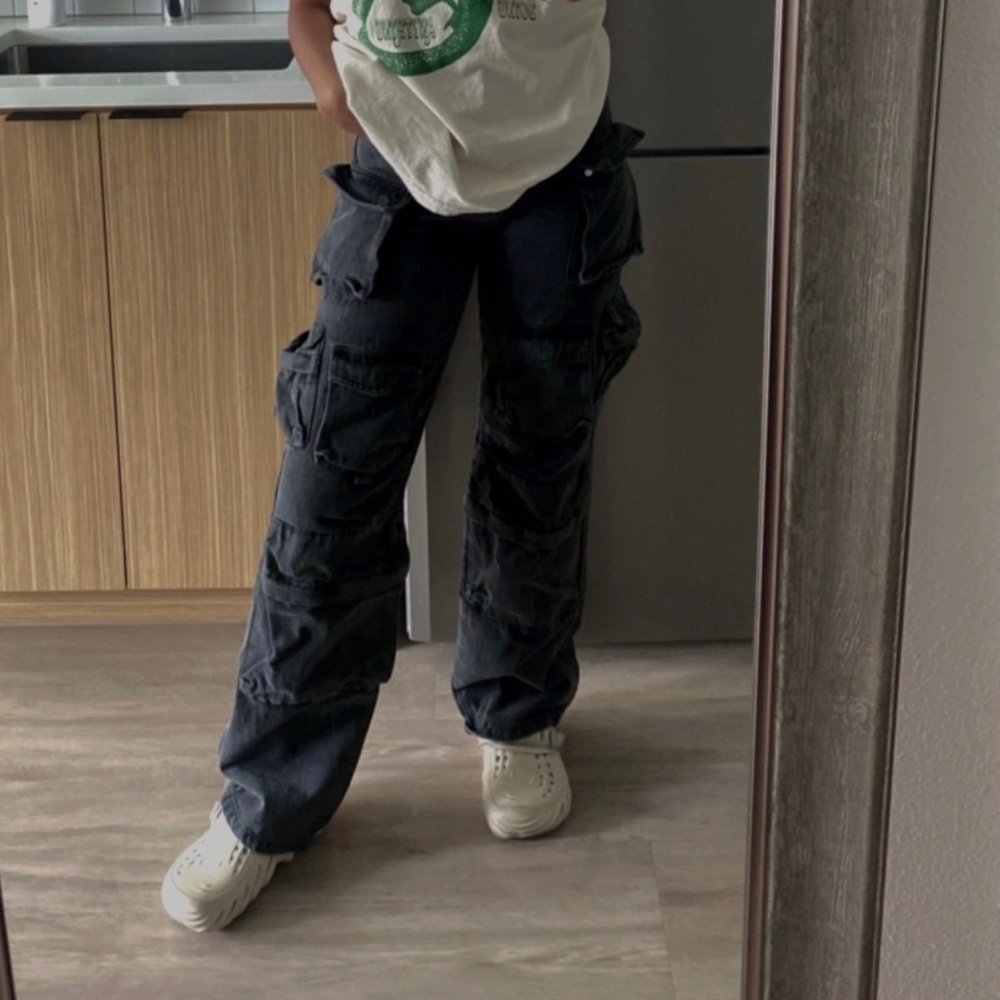 Luxe to kill black cargo pants